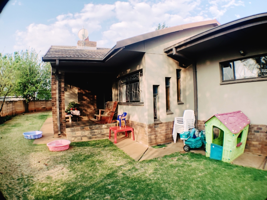 12 Bedroom Property for Sale in Van Der Hoff Park North West